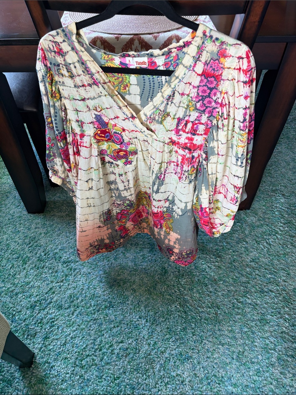Tianello Cream Blouse with Pink Floral V-Neck - Picture 3 of 5